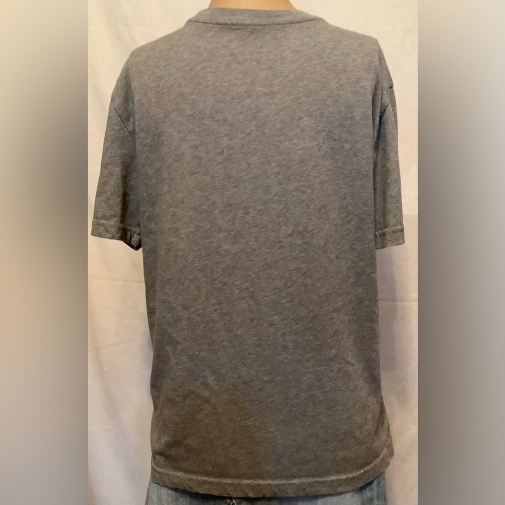 Nike Boy's Large Dri-FIT Lightweight Gray Short Sleeve Tee - Picture 3 of 6